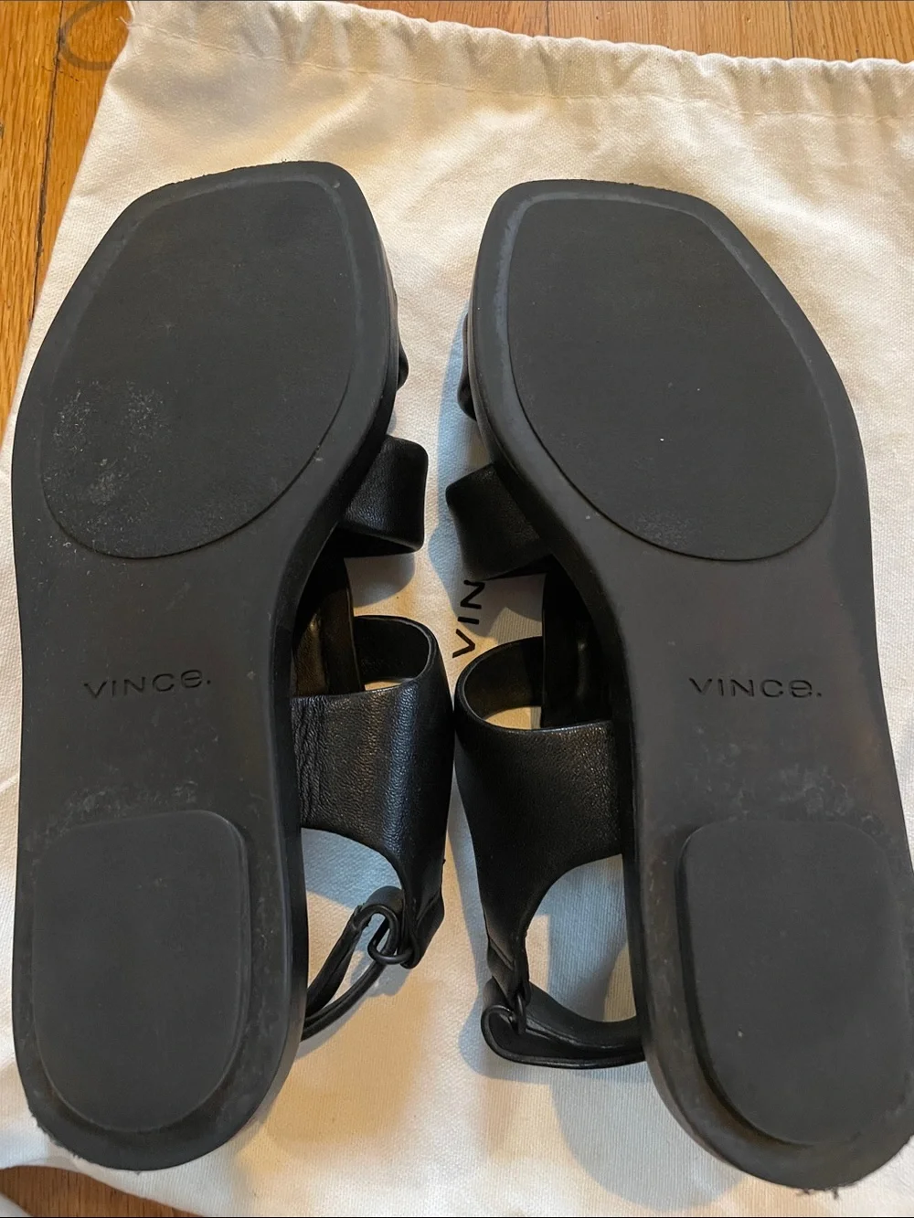Like New Vince Black Leather Strappy Sandals adjustable strap shoes in pouch 7.5
